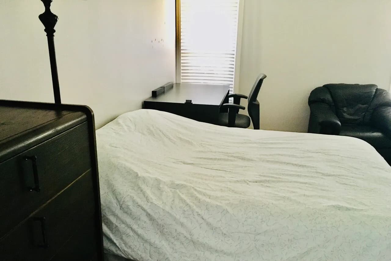 oc 욕실완비된 메스터베드룸
					1 Bed
					Oc Fullerton's preview 1