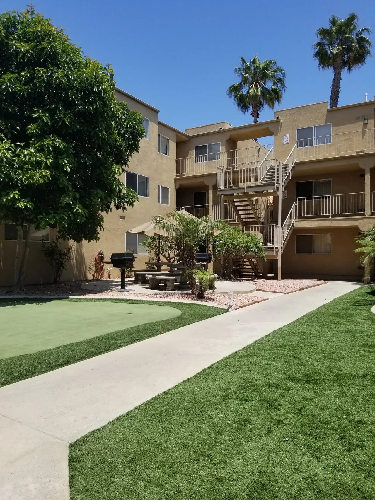 2 Br +2 Full Ba + 2Pk, South Gardena $2,195
					2 Bed
					South Gardena's preview 0