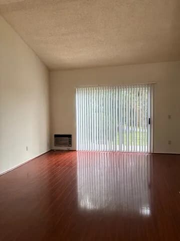 2 Br +2 Full Ba + 2Pk, South Gardena $2,195
					2 Bed
					South Gardena's preview 1