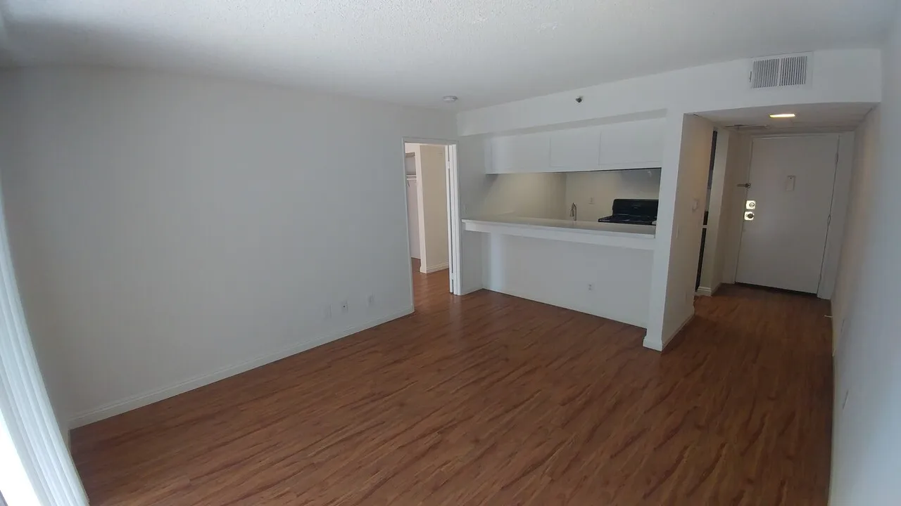 한인타운 1베드 & 1Full Bath & 1Parking 아파트
					1 Bed
					Los Angeles's preview 2