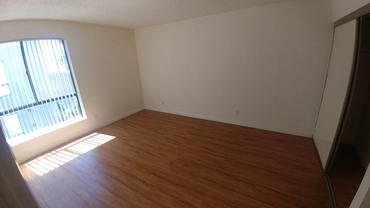 한인타운 1베드 & 1Full Bath & 1Parking 아파트
					1 Bed
					Los Angeles's preview 3