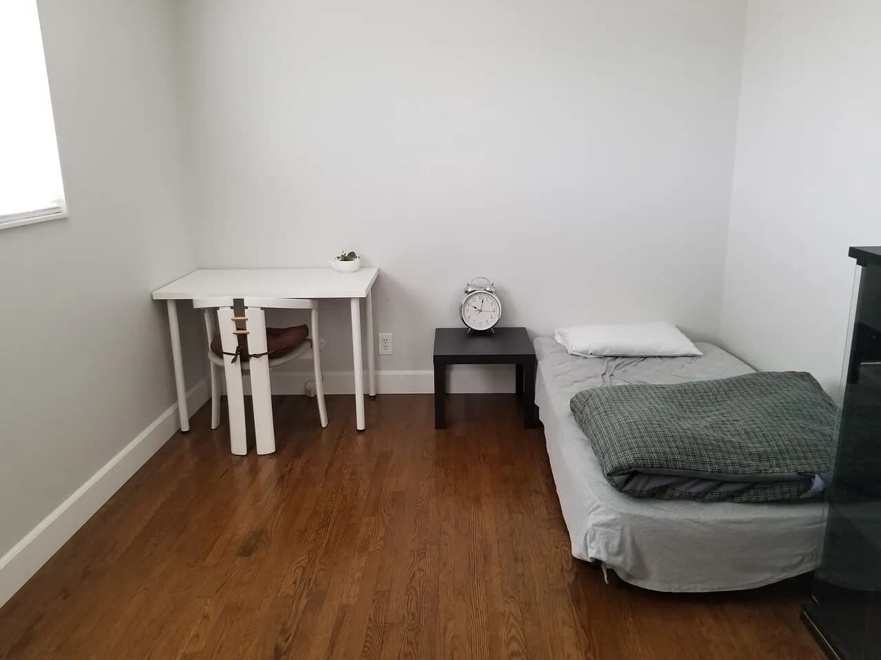 방 렌트
					1 Bed
					La Palma's preview 0