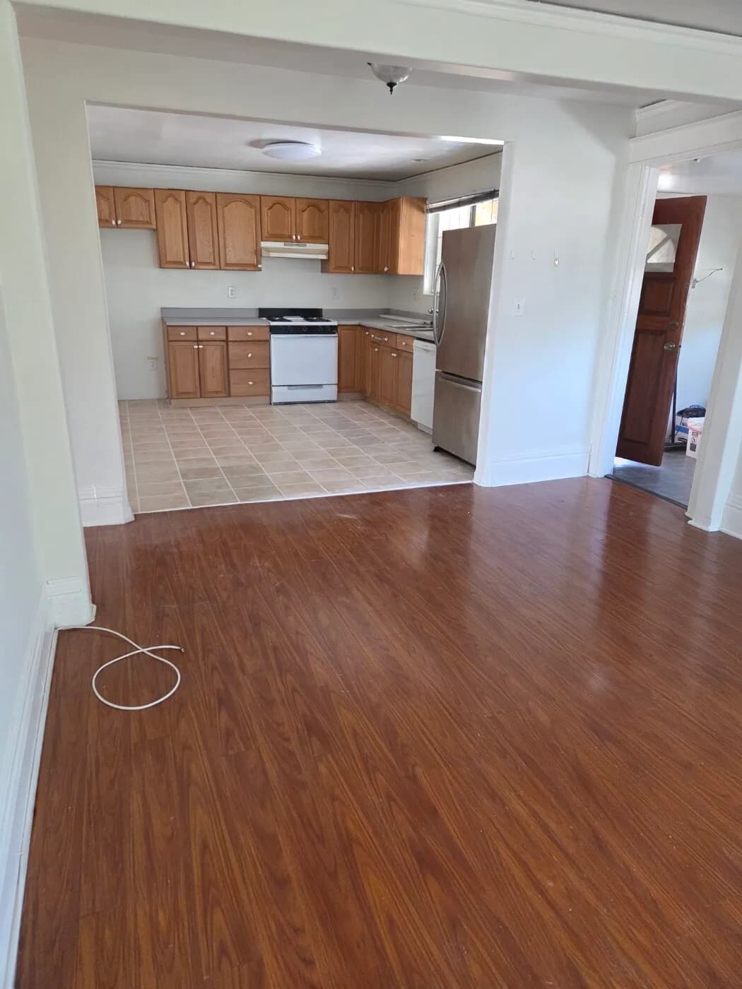 한타 컨츄리클럽 하우스 2층유닛 3bed2bath2pk $2600
					하우스
					La 한인타운's preview 2