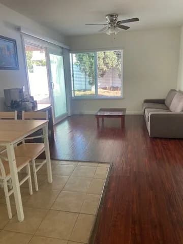 얼바인, Irvine 방렌트 ( Master Bedroom)
					하우스
					Irvine 얼바인's preview 0