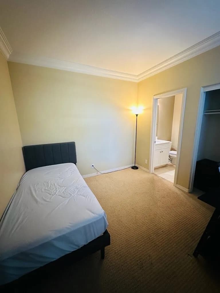 얼바인 개인 화장실 방렌트
					1 Bed
					Irvine's preview 0