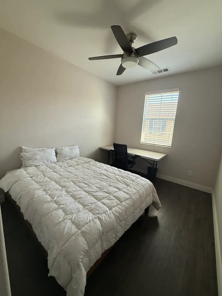 Ontario/Rancho Cucamonga/Fontana/Chino 개인 방+화장실 렌트
					1 Bed
					온타리오/랜초/폰타나's preview 3