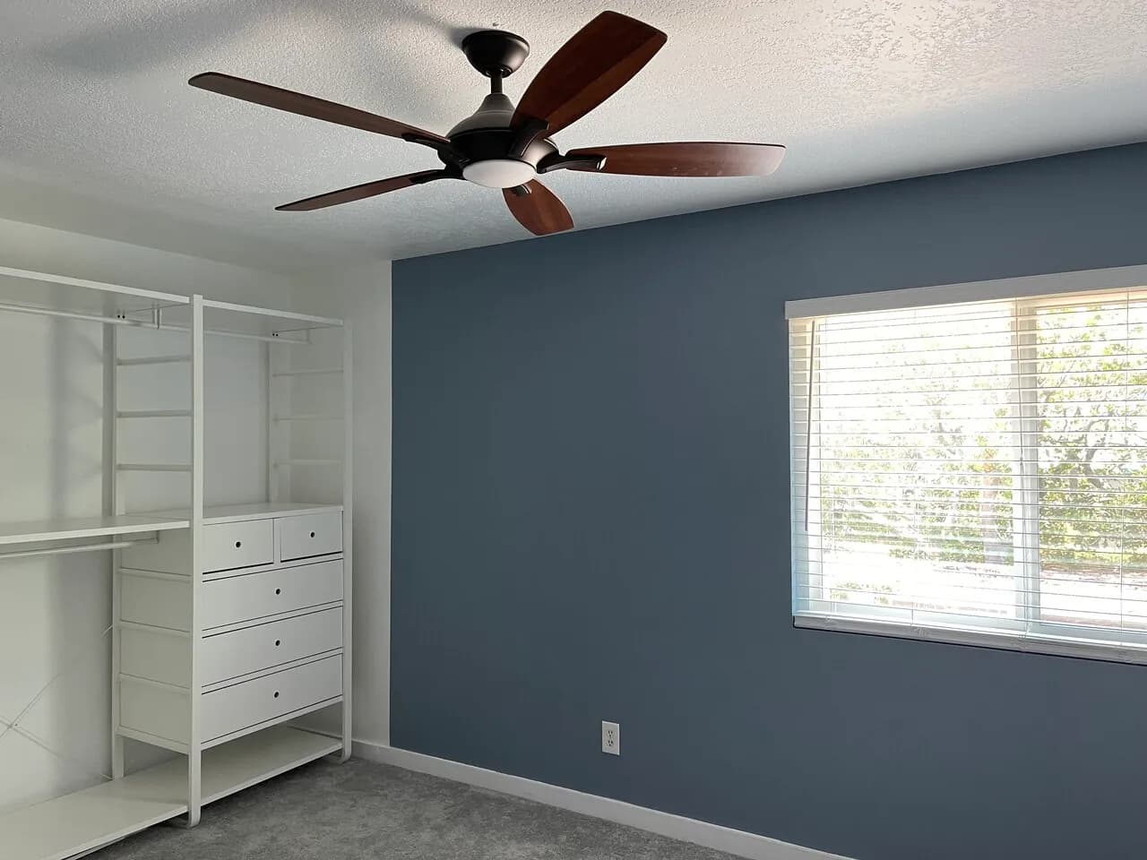ROOM FOR RENT (1 Bedroom / 1 Shared Bath) 여성분만
					하우스
					Tustin's preview 0