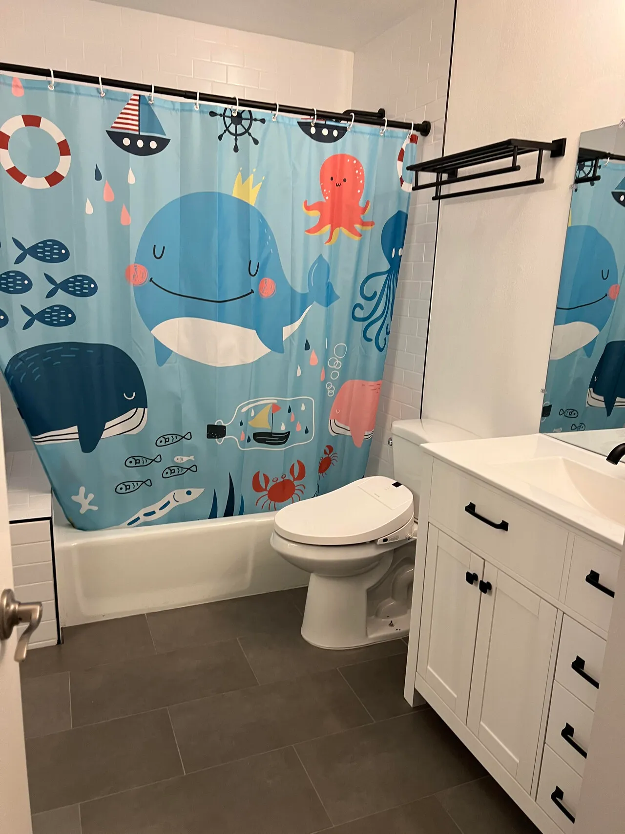 ROOM FOR RENT (1 Bedroom / 1 Shared Bath) 여성분만
					하우스
					Tustin's preview 1
