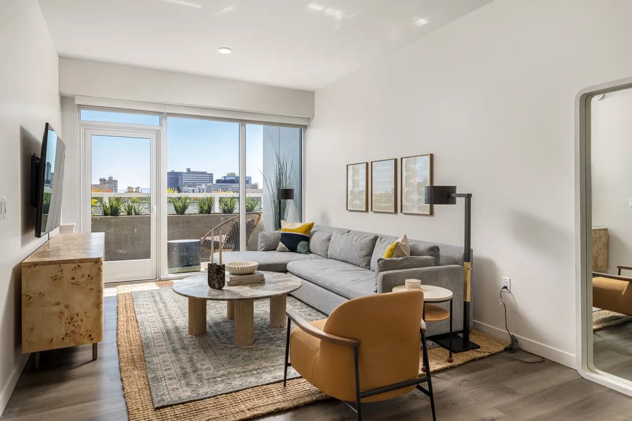 Koreatown Luxury Apartment one bedroom
					1 Bed
					Los Angeles's preview 0