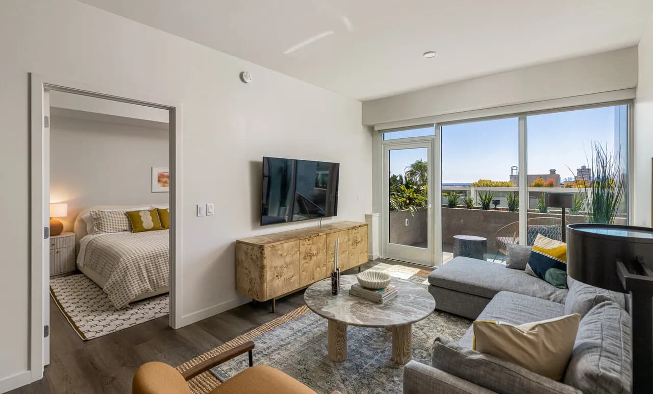 Koreatown Luxury Apartment one bedroom
					1 Bed
					Los Angeles's preview 2