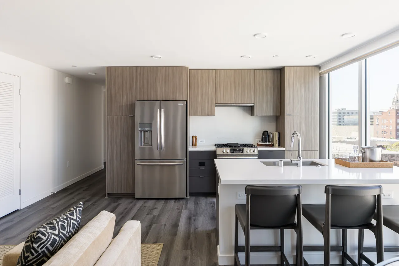 Koreatown Luxury Apartment two bedroom
					2 Bed
					Los Angeles's preview 2