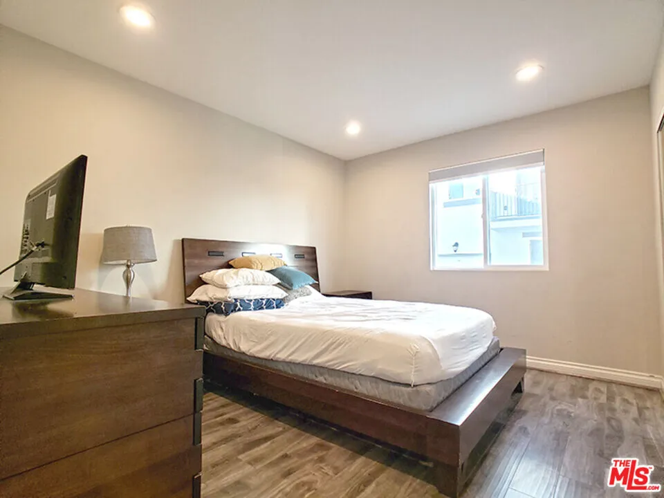 한타 북쪽 2bed 1bath 2parking 렌트합니다
					2 Bed
					Los Angeles's preview 2