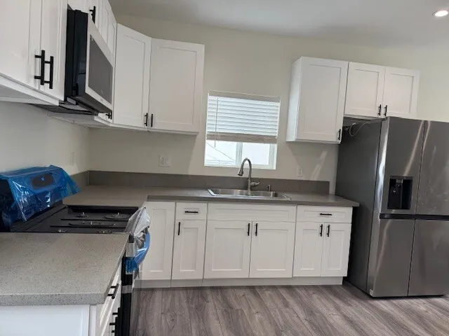 새로지은유닛 방2화1 파킹2대 새냉장고, 세탁기 $2,700
					2 Bed
					Los Angeles's preview 0