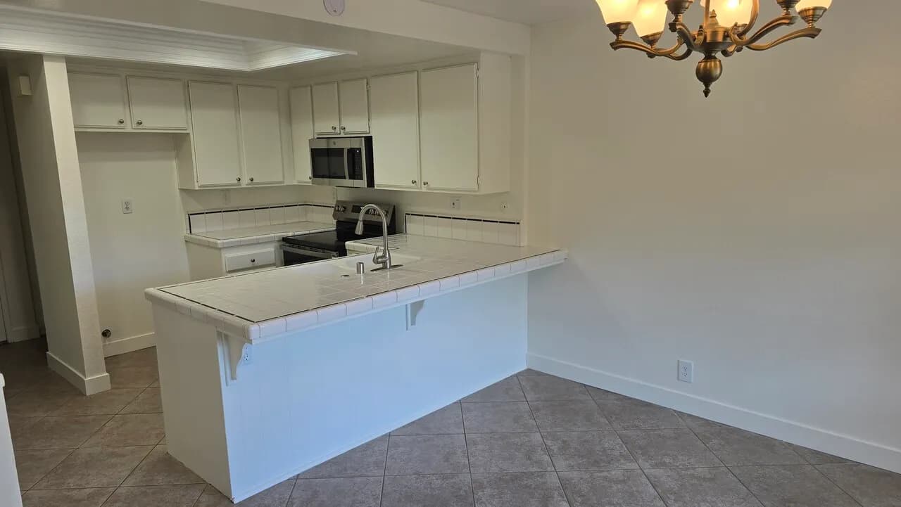 Fullerton Malvern Creek Community 2방/ 2.5 화장실
					타운하우스
					Fullerton's preview 1