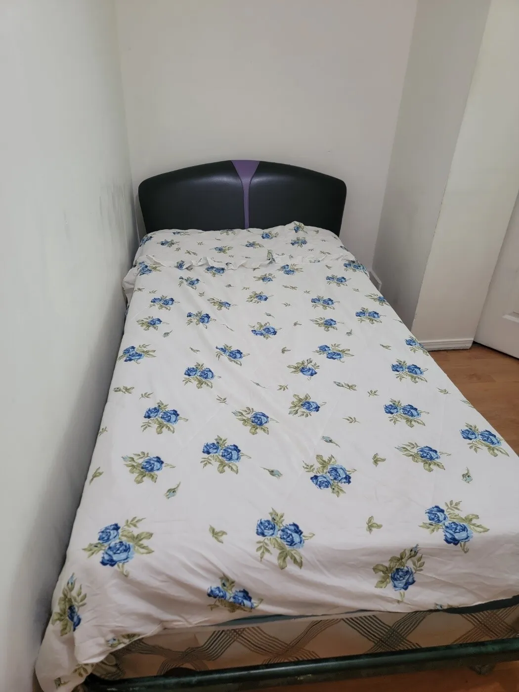 LA독방렌트
					1 Bed
					LA's preview 0