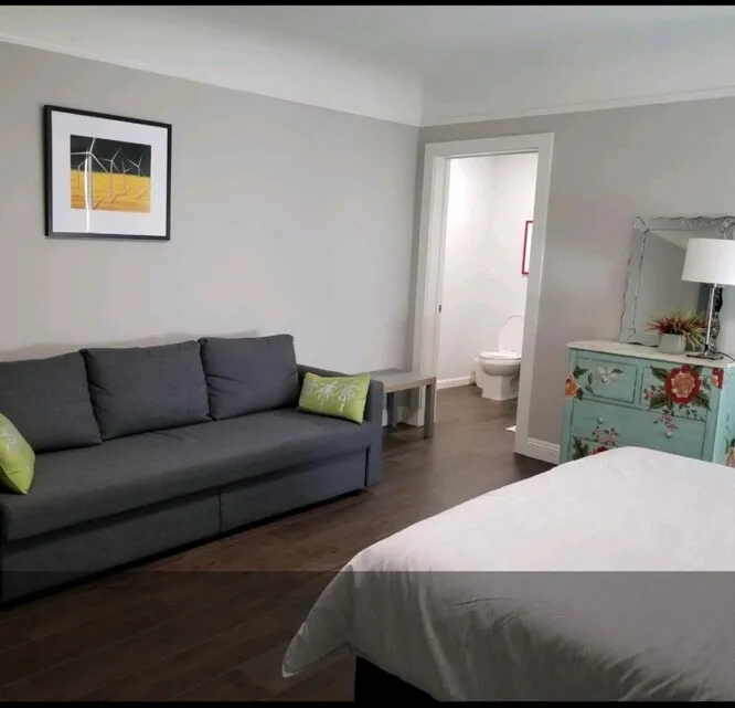 Studio
					하우스
					Los Angeles's preview 2