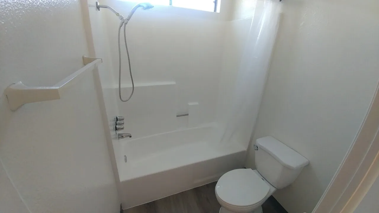 한인타운 1베드 & 1Full Bath & 1Parking 아파트
					1 Bed
					Los Angeles's preview 3