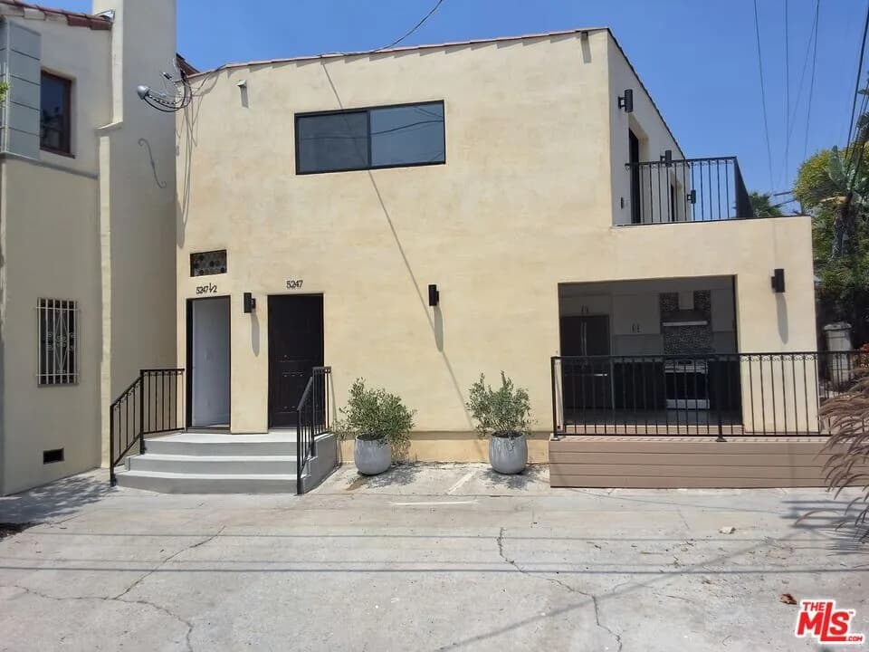 방2화2 Wilshire / La brea 근처 walkable neiborhood
					2 Bed
					Los Angeles's preview 0