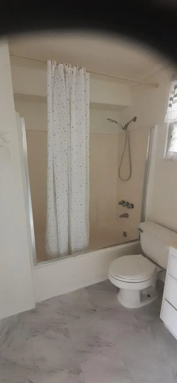 Monica Choe
					2 Bed
					Los Angeles's preview 2