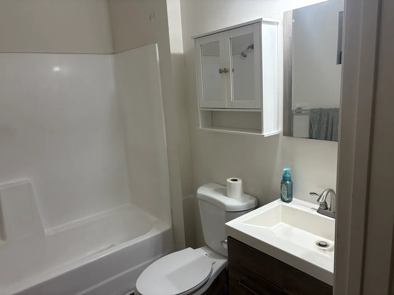 Buena Park 2bed 2bath 룸메 구합니다
					룸메이트
					Buena Park's preview 2