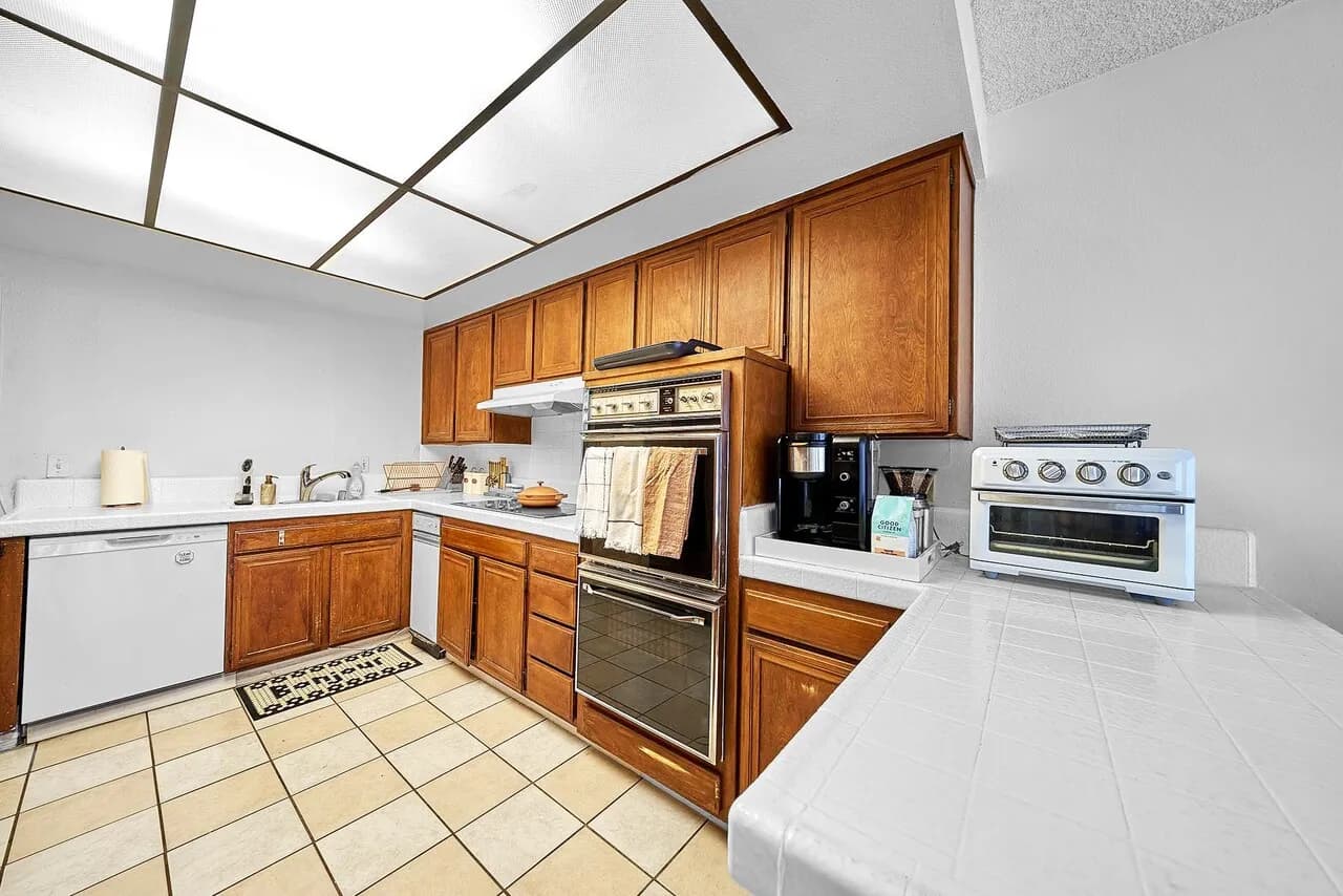 행콕팍 3가학군 타운하우스, 방2,화3 $3500,
					2 Bed
					Los Angeles's preview 3