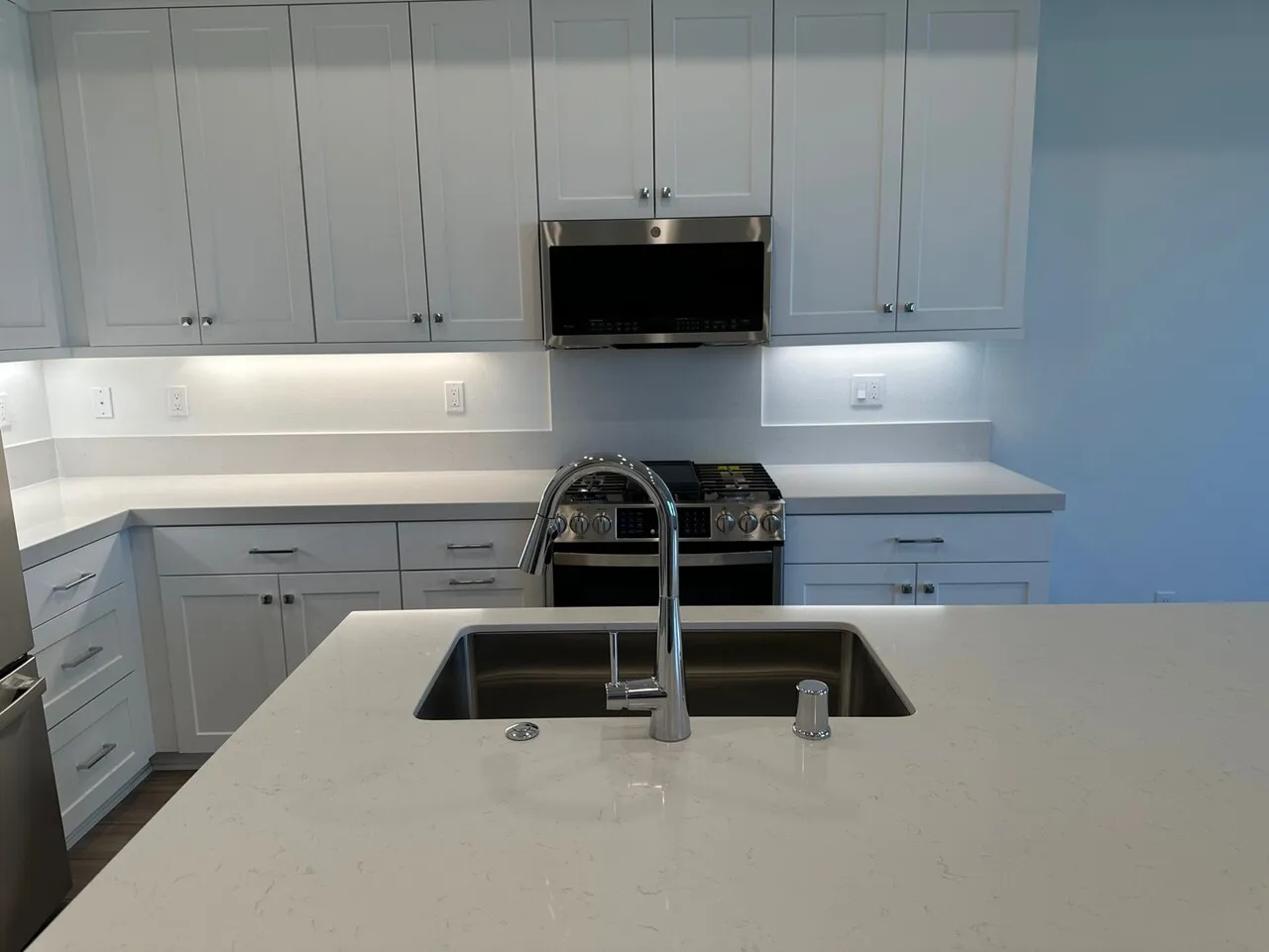 2024 townhouse 3b 2.5bath furnished
					타운하우스
					Montebello's preview 1
