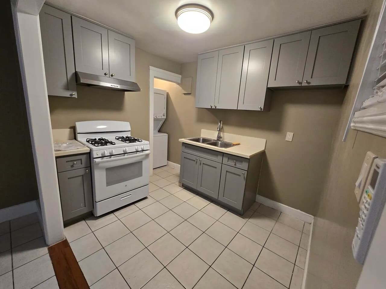 하와이언 가든 1bed 1bath 아파트 유닛 내 워셔 드라이어
					아파트
					Hawaiian Gardens's preview 1