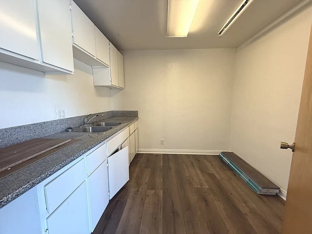 Marina Del Rey, 오피스/상가/리테일 자리, $4,800
					오피스
					Playa Del Rey's preview 3
