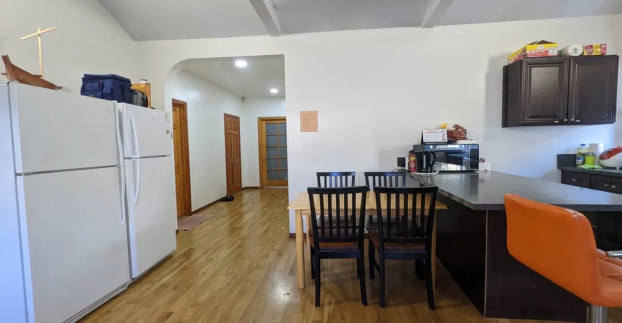 한타 개인 화장실있는 깨끗하게 리모델한 방(7가와 Gramercy Pl.)
					룸메이트
					한인타운's preview 3