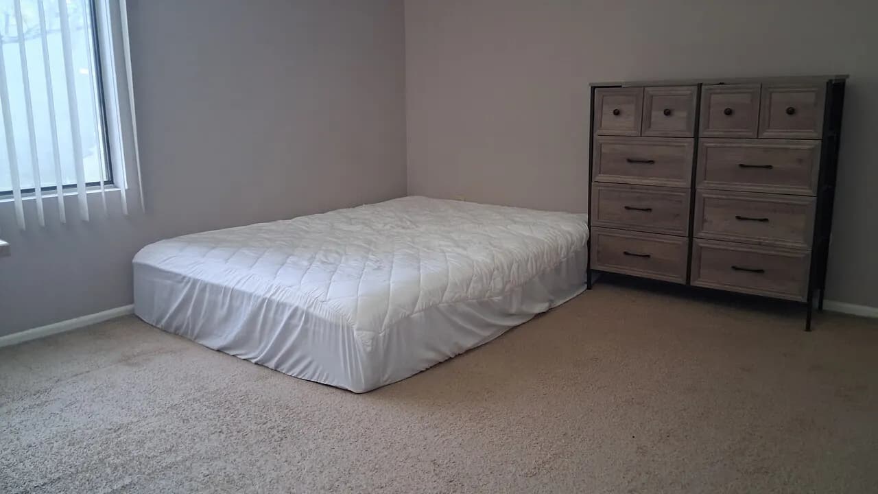 아파트 쉐어하실 여자분 구합니다.
					룸메이트
					Buena Park/anaheim's preview 2