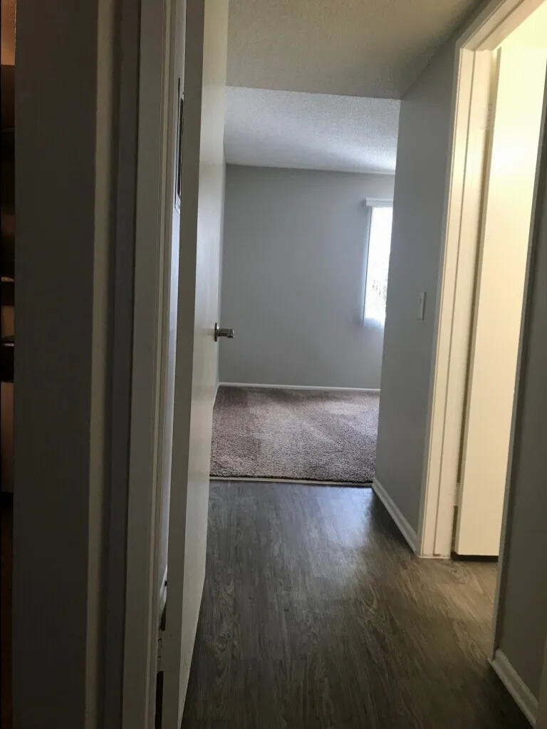 2bed 2 bath 2 parking Share (직장인 여성)
					룸메이트
					Pico Rivera (다우니 북쪽)'s preview 1