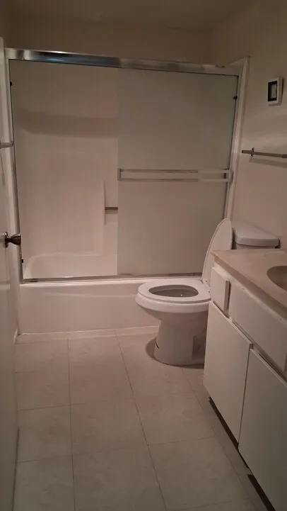 1bed+1bath 사용하실 여자분 구합니다.
					룸메이트
					Buena Park/anaheim's preview 2