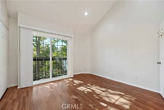 [글렌데일] 시세보다 저렴한 방2+화3 타운하우스 스타일 콘도
						사이드바이 사이드 주차 2대, 글렌데일 갤러리아, 아메리카나 인근
						콘도  Glendale CA's preview 3