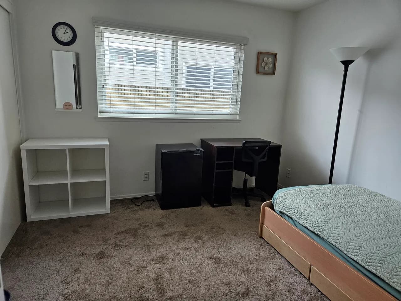 세리토스 직장인 여성 룸메이트 구합니다. 
					룸메이트
					Cerritos's preview 0