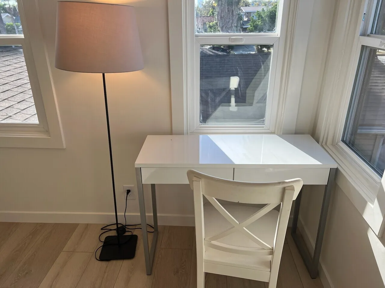 (남자) 한인타운 새로 리모델링한 안전하고 조용한 하우스에 Furnished 1 Bed
					룸메이트
					Los Angeles's preview 2