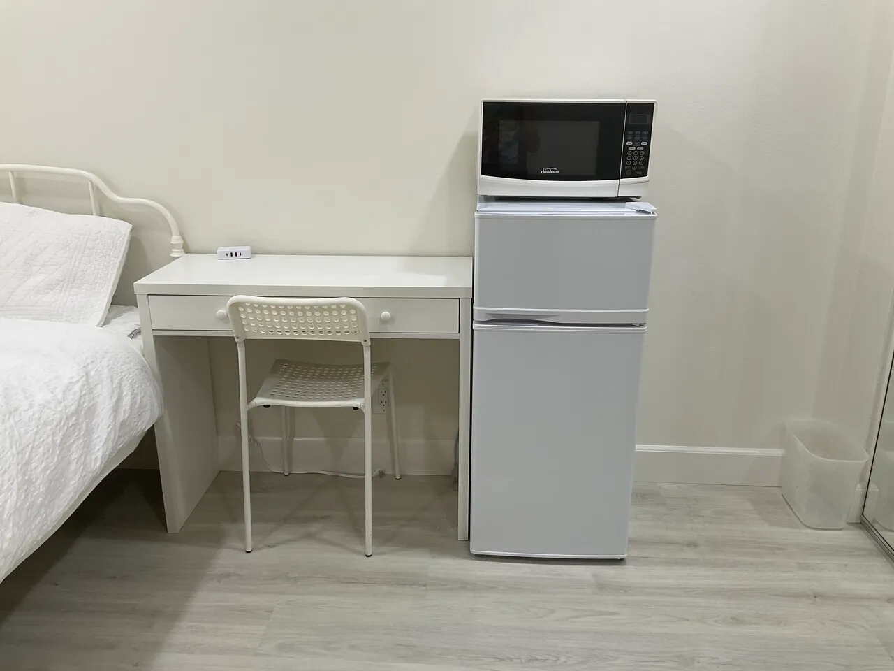 세리토스,놀웤,사이프레스,하외안가든 인근 방 한개.
					룸메이트
					라팔마지역's preview 3