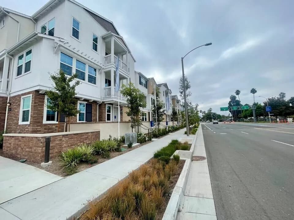 애나하임(Anaheim) 새집에서 남성 룸메이트 구합니다(가구완비)
					룸메이트
					Anaheim's preview 0