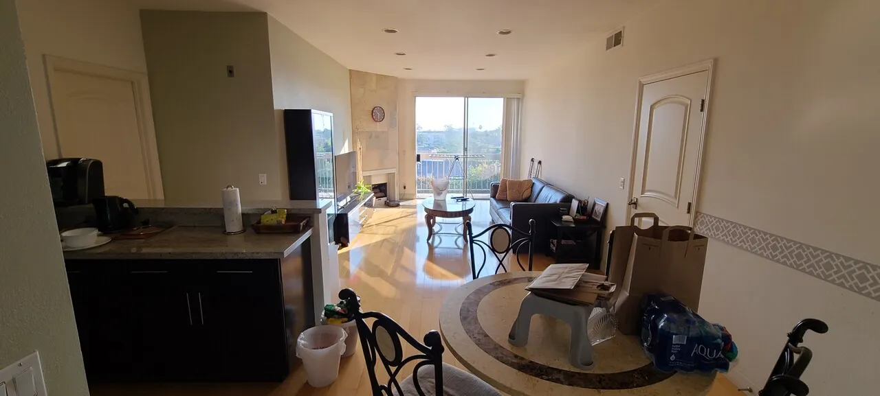 1Bed+1Bath by Westwood, Beverly Hills, Culver City
					룸메이트
					Los Angeles's preview 2