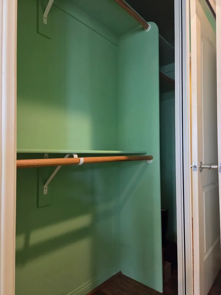 TORRANCE-토랜스 여자분 룸메이트
					룸메이트
					Torrance's preview 2