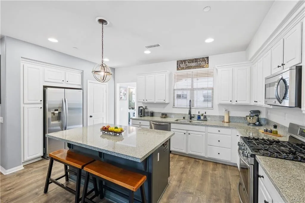 LA&OC 출퇴근 편리한 위티어 2017년생 넓은 타운홈
						1770 SQFT, Uptown 위티어 부촌에 위치, 1층에 방
						타운하우스  Whittier CA's preview 2