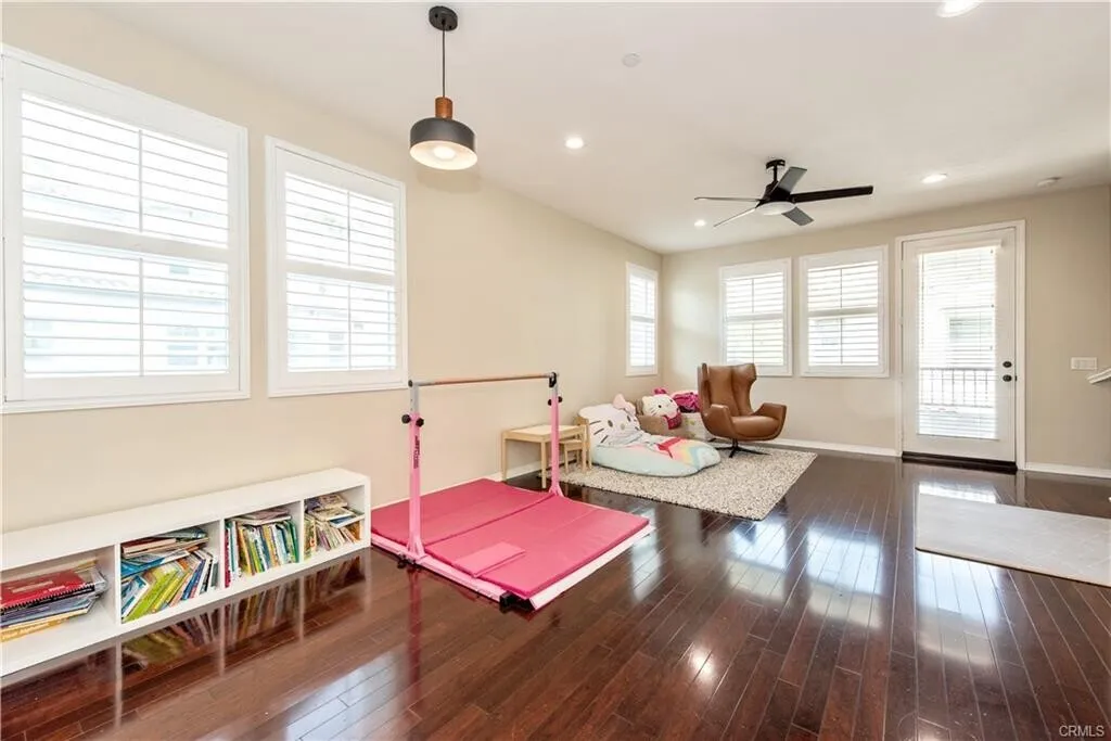 [부에나팍] 2007년생 게이트 리조트단지 리모델링 타운홈
						Fully 업그레이드, 코너집, 1층에 방
						타운하우스  Buena Park CA's preview 2