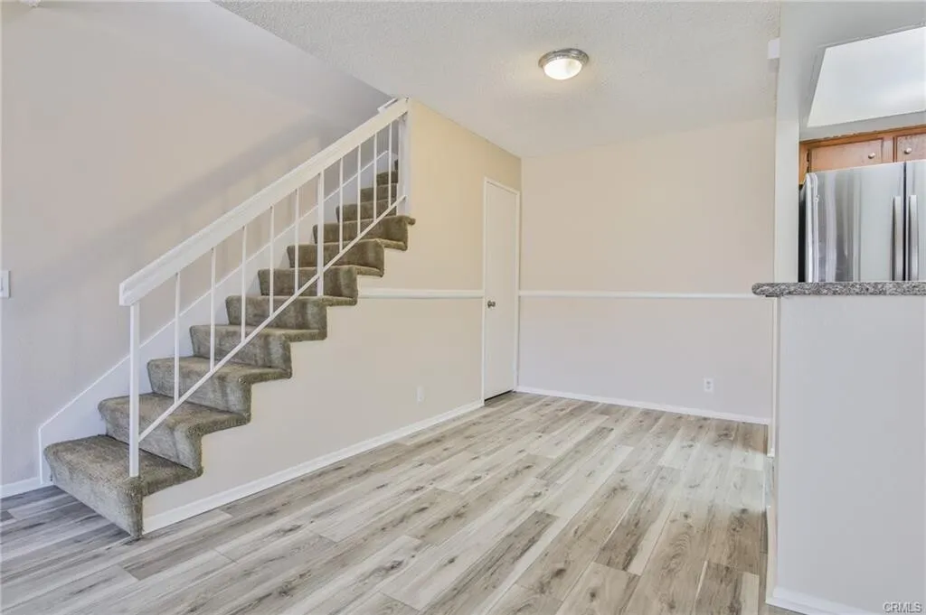 [플러튼] 인기많은 Westside 커뮤니티 리모델링
						Rosecrans+Beach인근, 조용하고 깨끗한 단지, 세탁기 in-side
						콘도  Fullerton CA's preview 2