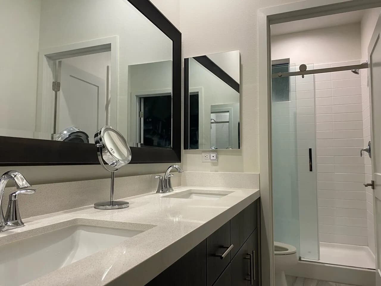 여성 룸메이트+큰방 +Walk in Closet + 개인 화장실 .
					룸메이트
					South El Monte's preview 3