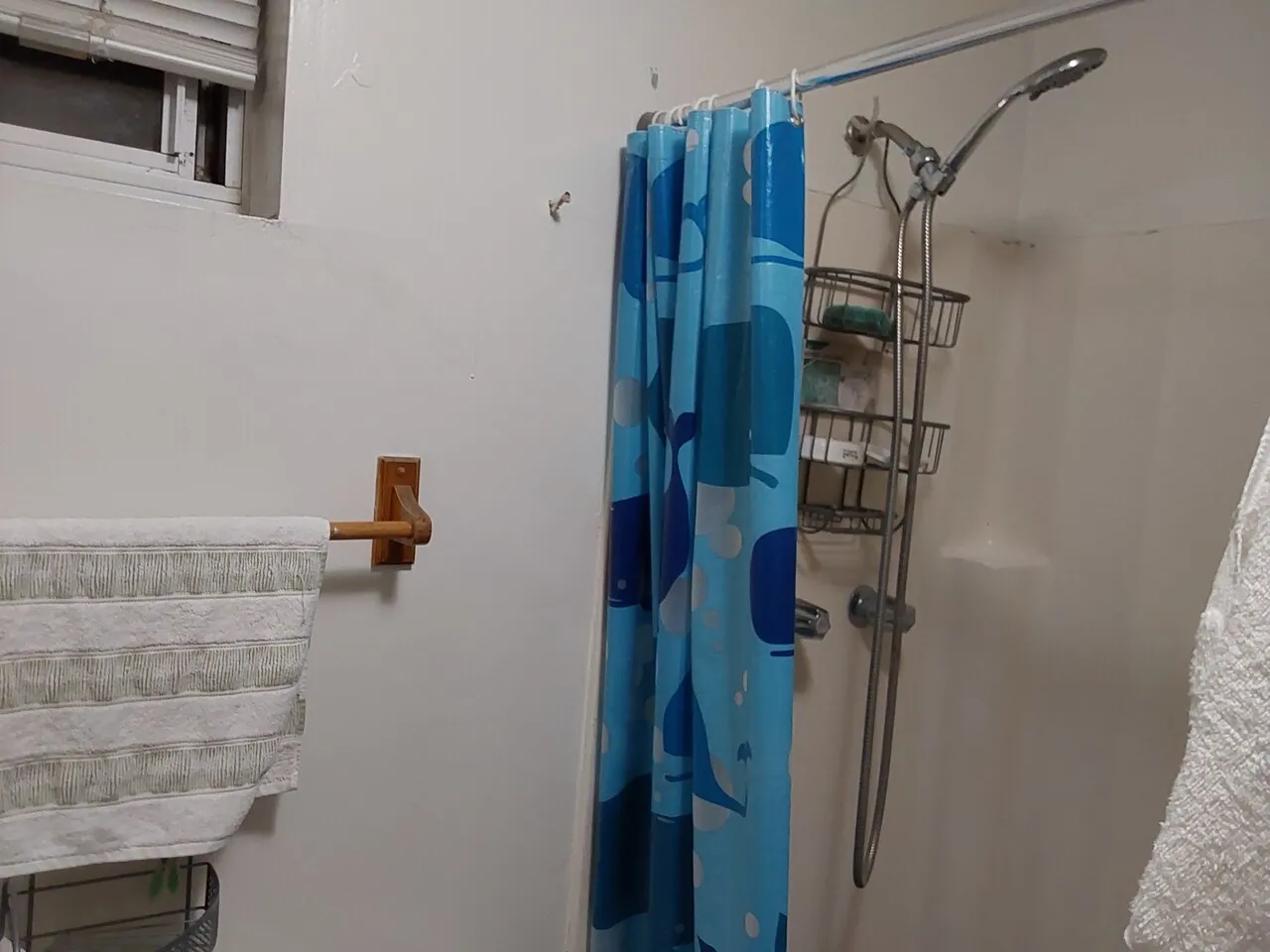 한인타운중심 넓은 방1 룸메이트 구합니다.방 청소, 화장실 청소해 드립니다.
					룸메이트
					한인타운's preview 3