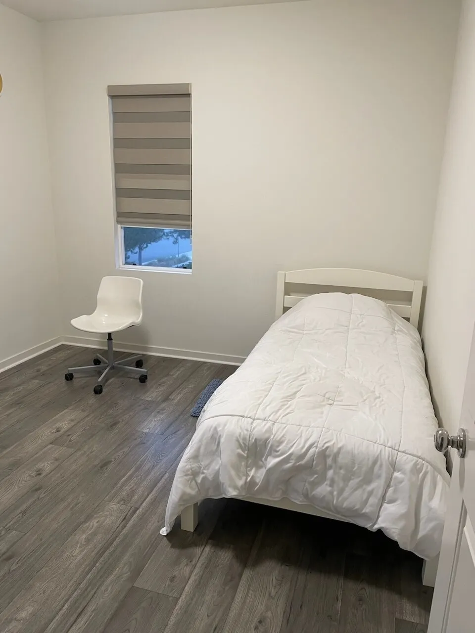 온타리오 방 사용하실 분
					룸메이트
					온타리오's preview 0