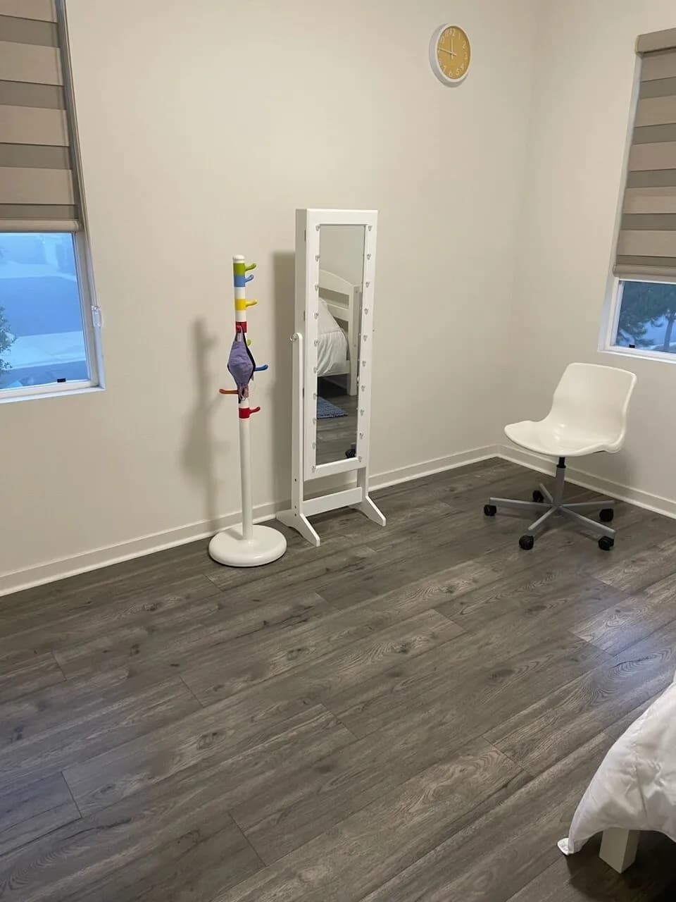 온타리오 방 사용하실 분
					룸메이트
					온타리오's preview 1