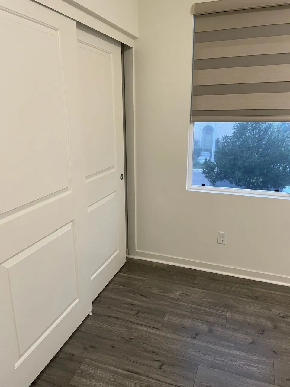 온타리오 방 사용하실 분
					룸메이트
					온타리오's preview 2