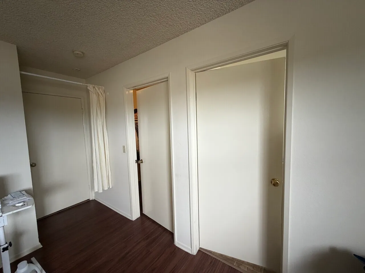 마스터룸 여자 룸메이트 구합니다 (넓은 개인 욕실 딸린 큰 방)
					룸메이트
					Gardena's preview 1