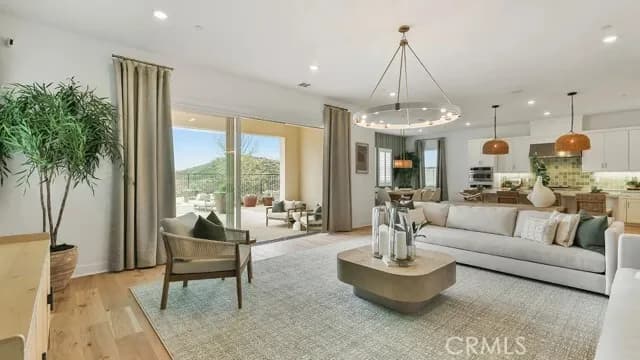 발렌시아 New 하우스
						Brand New, 방4 화장실4, 약 3500 sf 
						주택  Valencia CA's preview 3