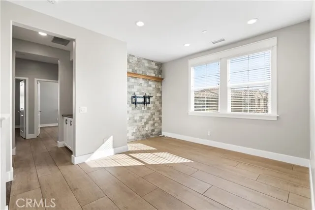 발렌시아 타운홈 
						2019년생, 방3 화장실3, 약 1800 sf, 오픈구조, +LOFT, 마루바닥, 밝고 환함, 초중고 도보거리
						타운하우스  Valencia CA's preview 2